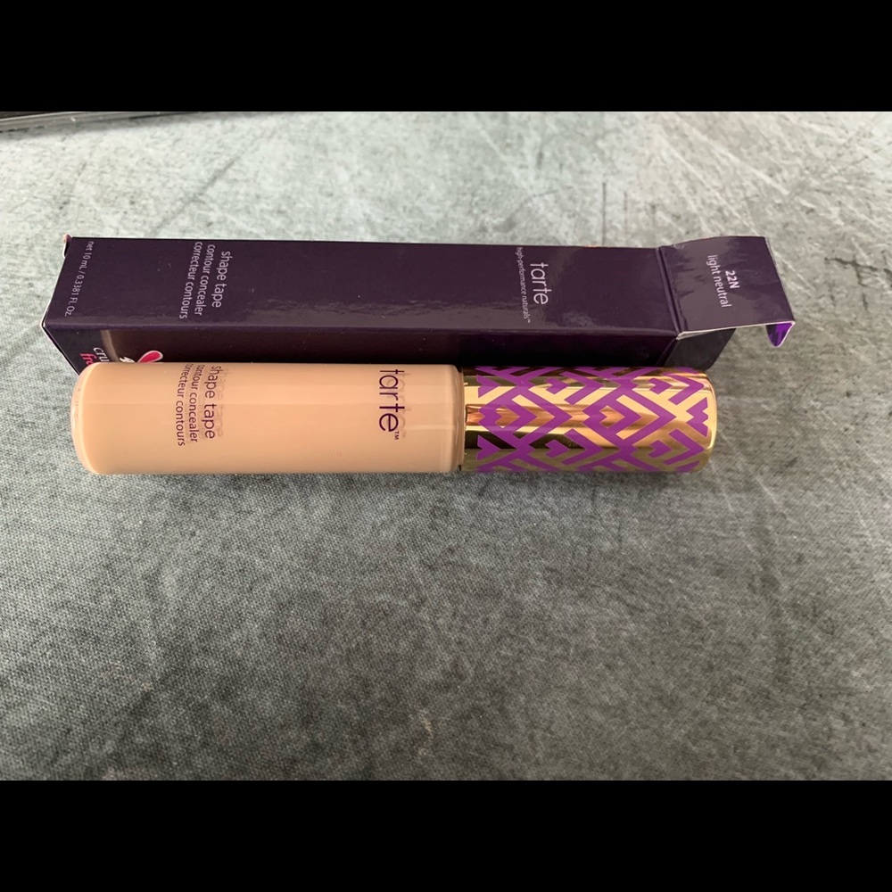 Shape Tape Concealer 22N Light Neutral